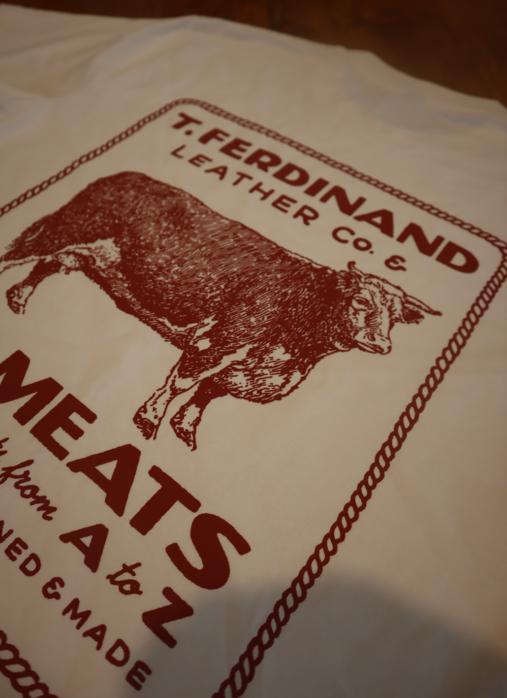 Trev Butcher T-shirt in Cream