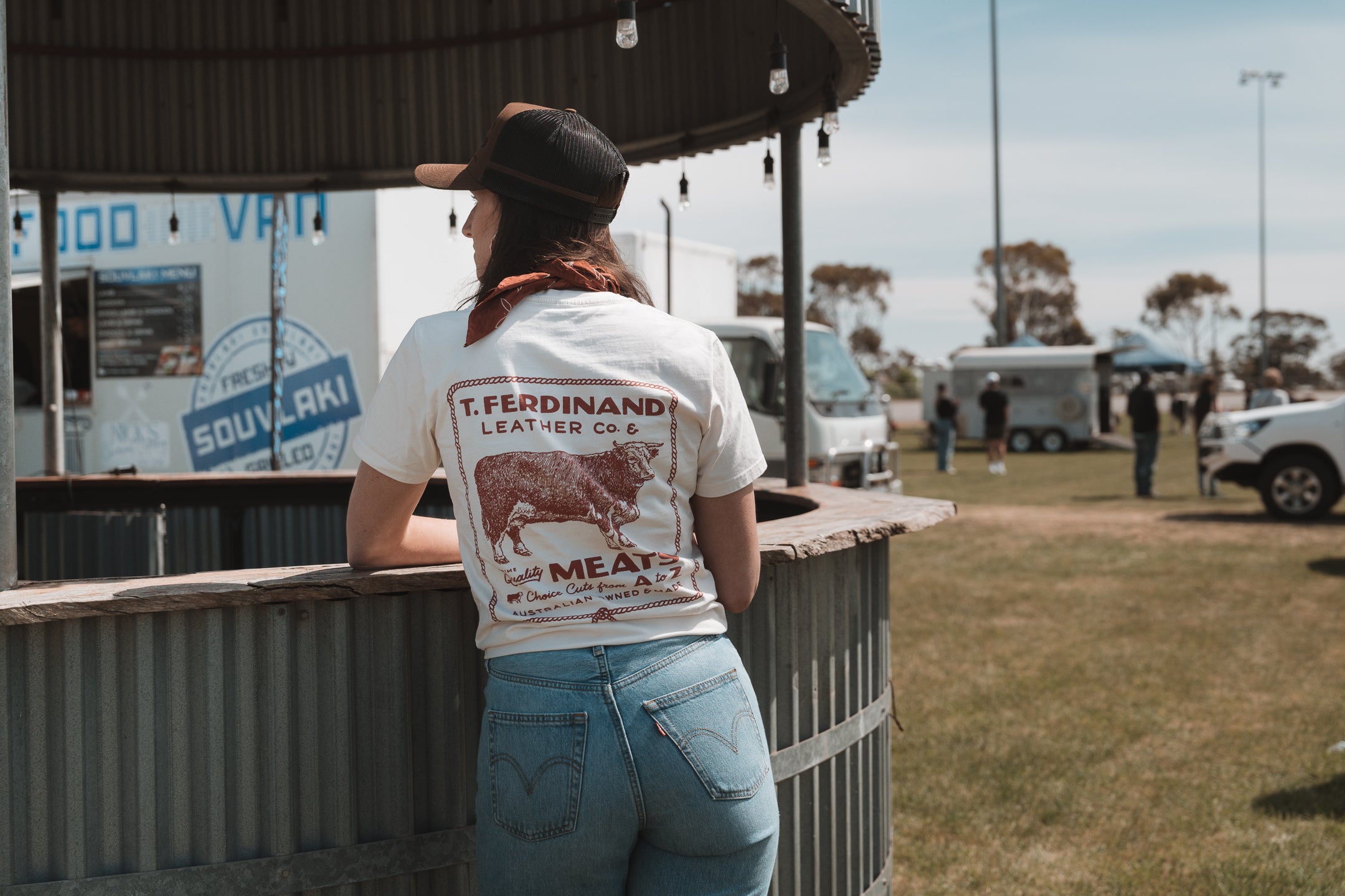 Trev Butcher T-shirt in Cream